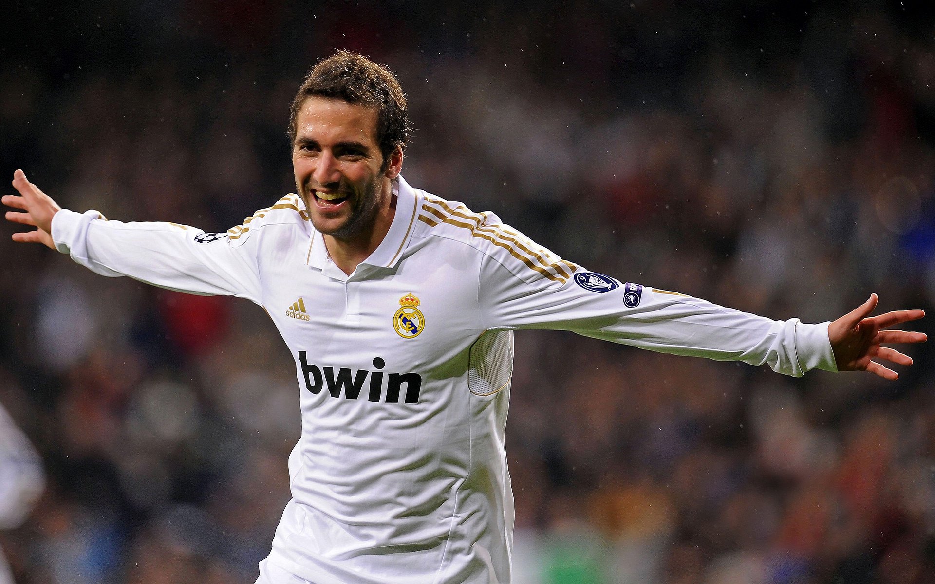 中国足球职业联赛引导俱乐部开设开放训练日，中国国家足球队训练基地